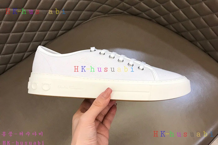 NEW 페라가모 스니커즈 신상 F 1105001