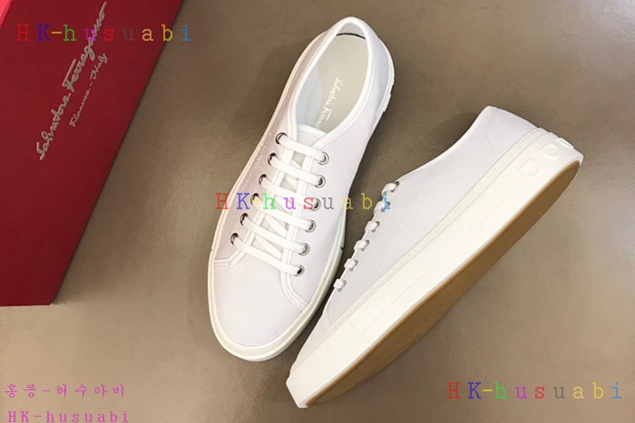 NEW 페라가모 스니커즈 신상 F 1105001