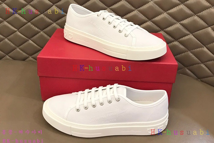 NEW 페라가모 스니커즈 신상 F 1105001