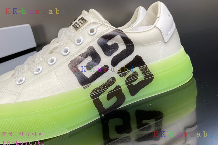 NEW  지방시 스니커즈 신상 GV 572250
