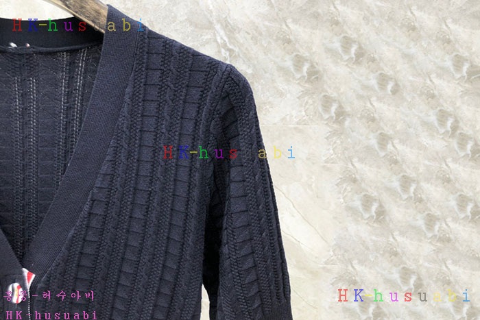 NEW  톰브라운 반팔상의 신상 TB 88858