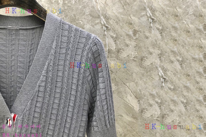 NEW  톰브라운 반팔상의 신상 TB 88855