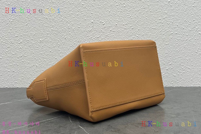 ★미러급★로에베 레더 쿠비백  6652220-2