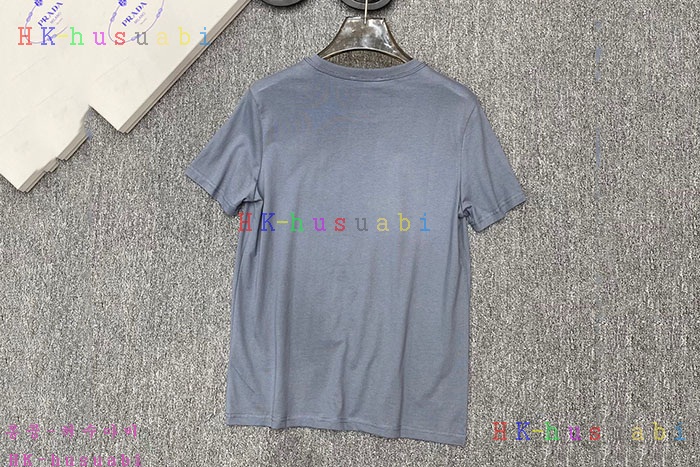 NEW 프라다 반팔티 신상 P555222