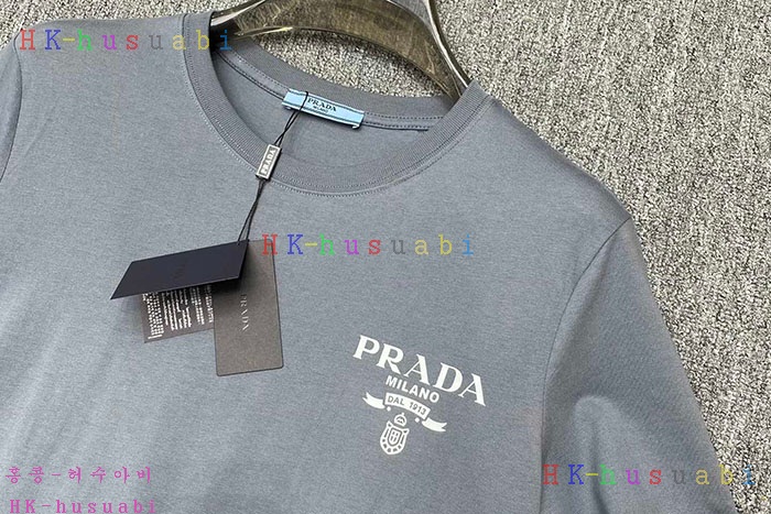 NEW 프라다 반팔티 신상 P555222