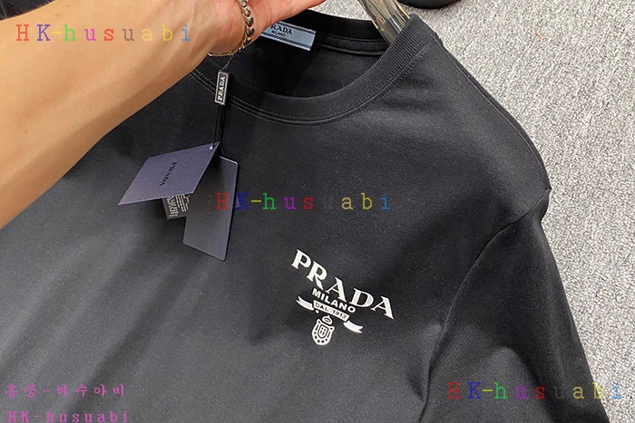 NEW 프라다 반팔티 신상 P555224