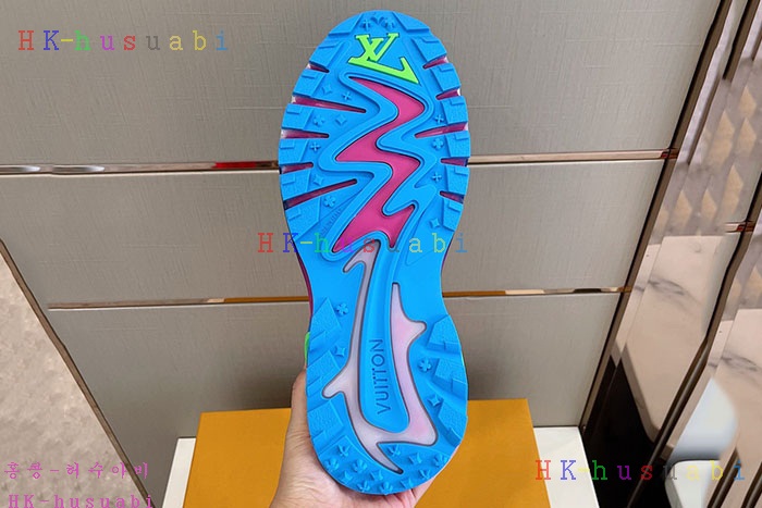 NEW 루이비통 스니커즈 신상 LV 285602