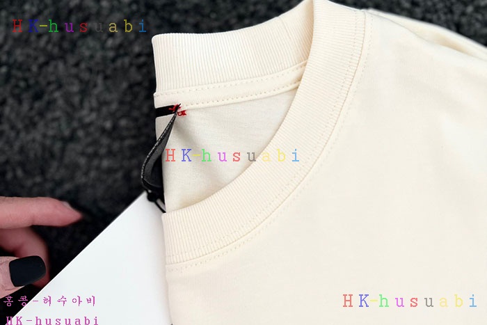 NEW 구찌 반팔티 신상 GU 4425008