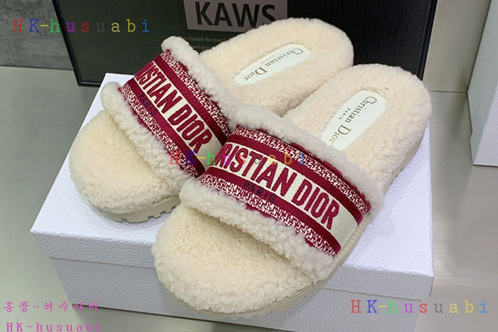 NEW 디올 신발 신상 DR 824555