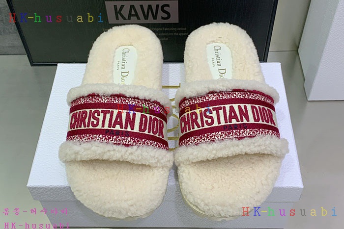 NEW 디올 신발 신상 DR 824555