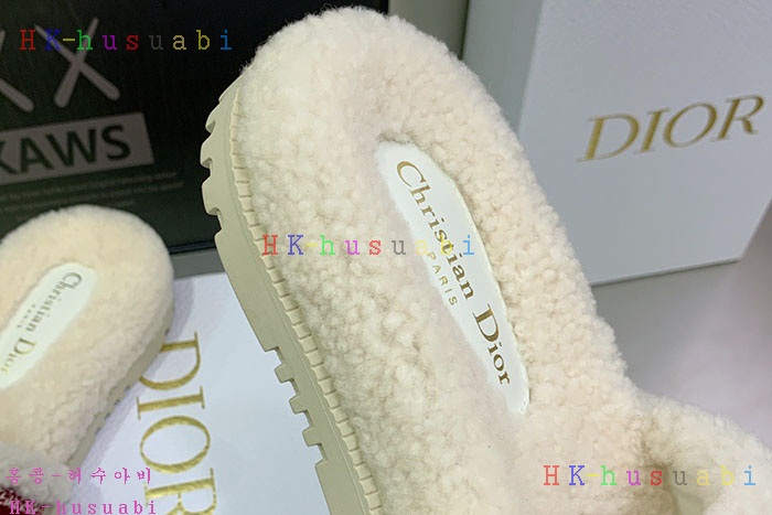 NEW 디올 신발 신상 DR 824555