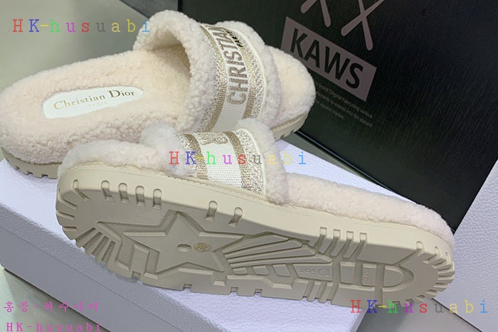 NEW 디올 신발 신상 DR 824558