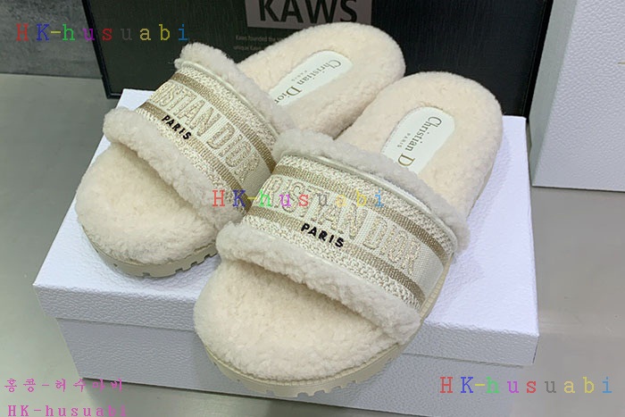 NEW 디올 신발 신상 DR 824558