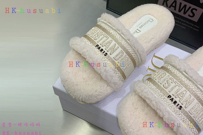 NEW 디올 신발 신상 DR 824558