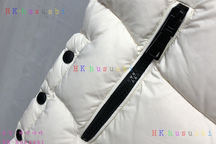 NEW 프라다 패딩조끼 신상 P 965343