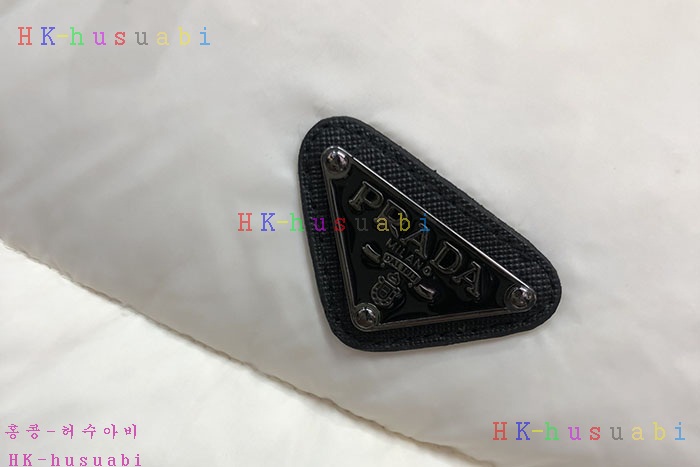 NEW 프라다 패딩조끼 신상 P 965343