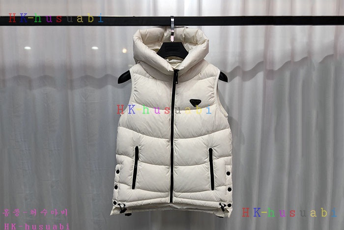 NEW 프라다 패딩조끼 신상 P 965343