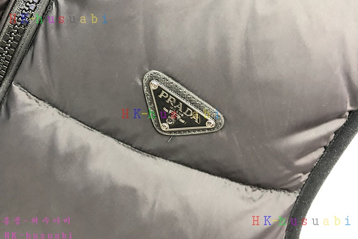 NEW 프라다 패딩조끼 신상 P 965344