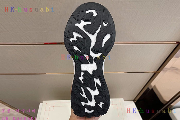 NEW 알렉산더맥퀸 스니커즈 신상 MQ 965339