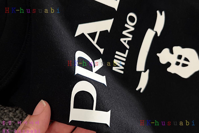 NEW 프라다 반팔티 신상 P 282550
