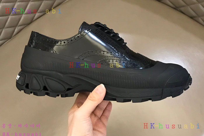 NEW 버버리 스니커즈 신상 BB  9654403