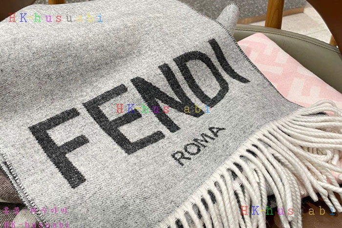 NEW 펜디 머플러 신상 FD 5724110
