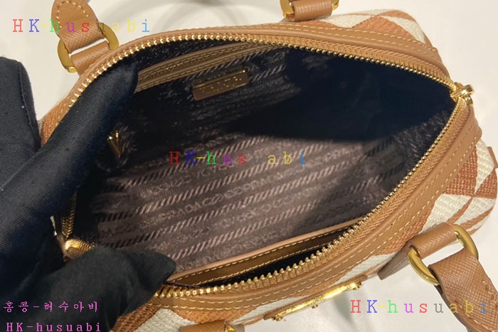 ★미러급★프라다 심볼 자카드 패브릭 탑핸들 토트백 1BB846-2