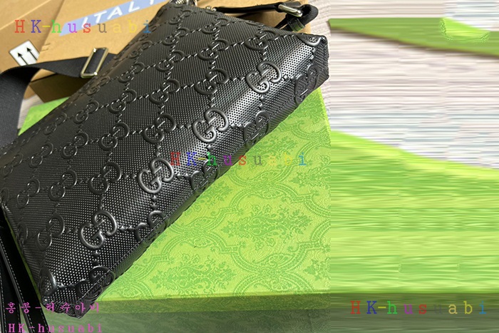 ★미러급★구찌 GG 엠보스 미디엄 메신저백 696009-2