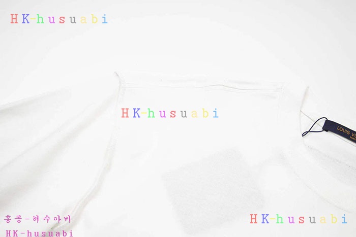 NEW 루이비통 반팔티 신상 LV 958823