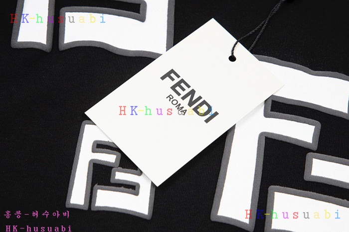NEW 펜디 반팔티 신상 FD 8892512