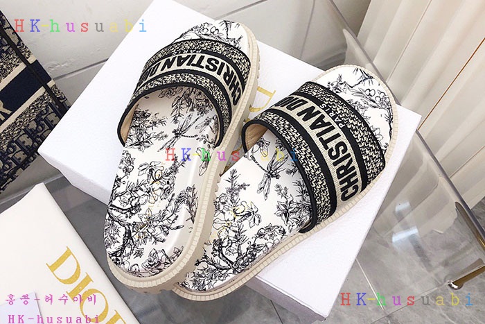 NEW 디올 신발 신상 DR 875509