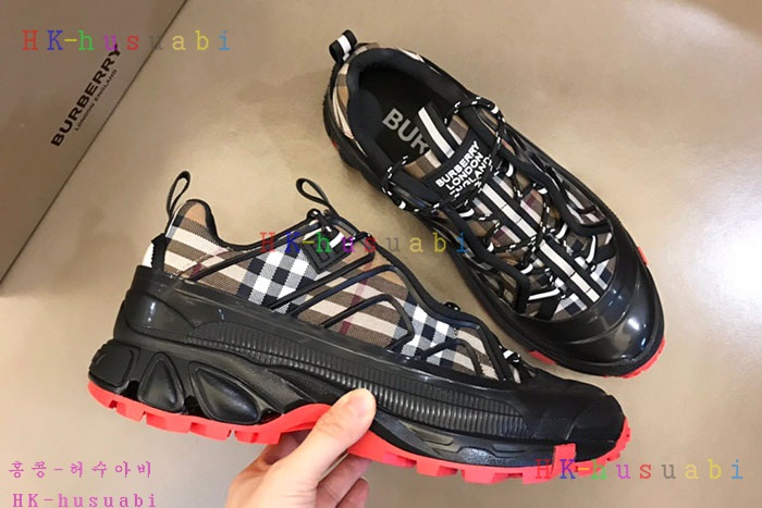 NEW 버버리 스니커즈 신상 BB  325102