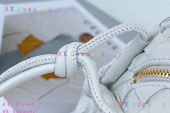 ★미러급★보테가베네타 루프크로스백 680255-7