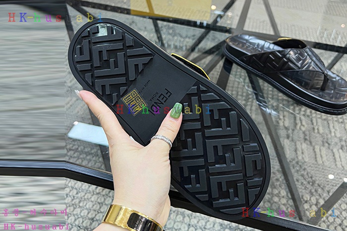 NEW 펜디 샌들 신상 FD 9682254
