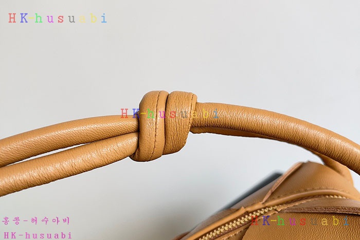 ★미러급★보테가베네타 미니 카세트 카메라 백 701915-7