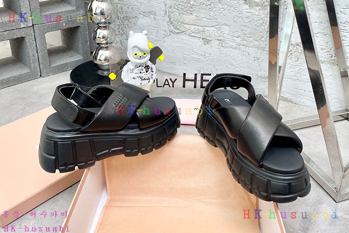 NEW 미우미우 샌들 신상 M682202