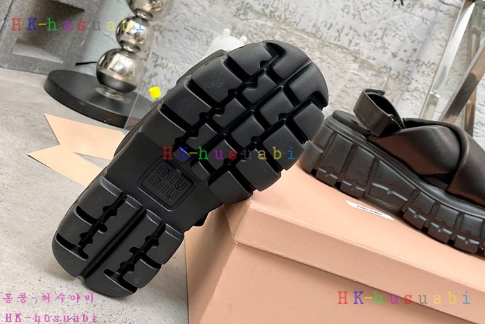 NEW 미우미우 샌들 신상 M682202