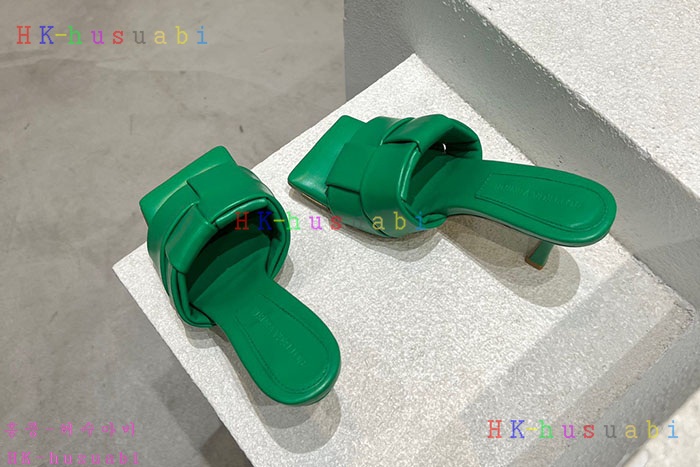 NEW 보테가베네타 샌들 신상 BV 857554