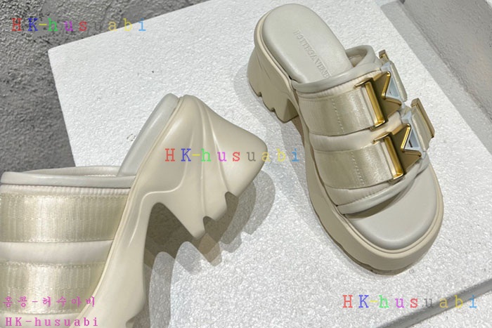NEW 보테가베네타 샌들 신상 BV 824013