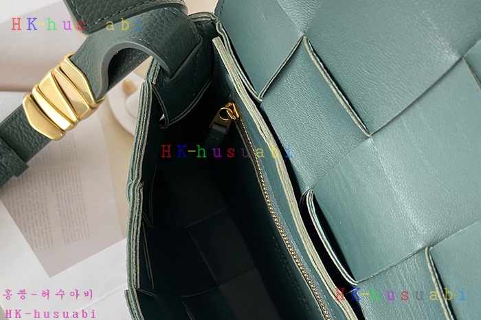 ★미러급★보테가베네타 골든 클립 카세트백 666870