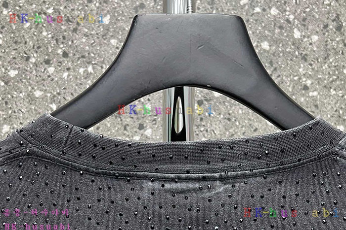 NEW 발렌시아가 반팔티 신상 B 857203