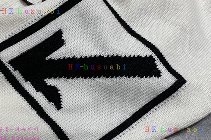 NEW 톰브라운 니트 신상 TB 966417
