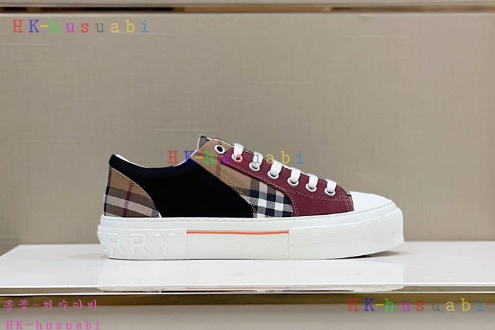 NEW 버버리 스니커즈 신상 BB  996403