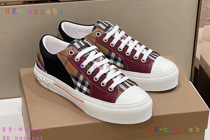 NEW 버버리 스니커즈 신상 BB  996403