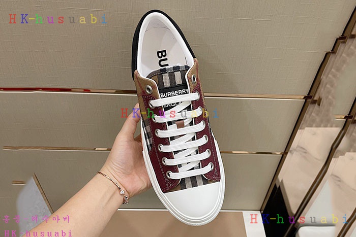 NEW 버버리 스니커즈 신상 BB  996403