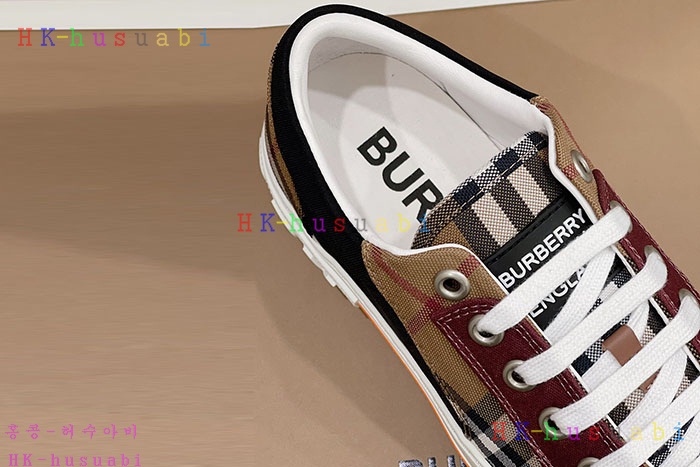 NEW 버버리 스니커즈 신상 BB  996403