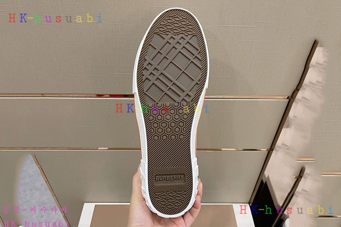 NEW 버버리 스니커즈 신상 BB  996403