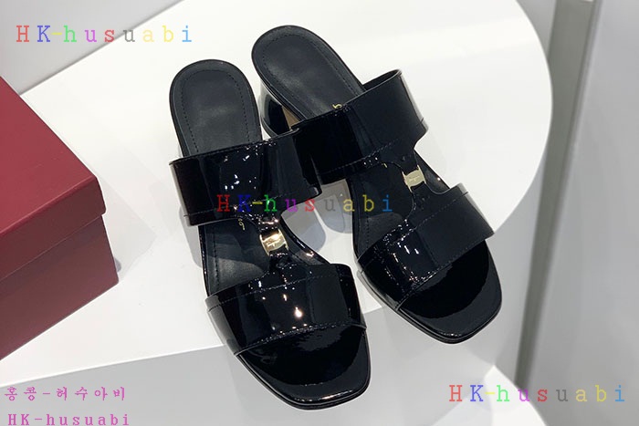 NEW 페라가모 샌들 신상 F 572201