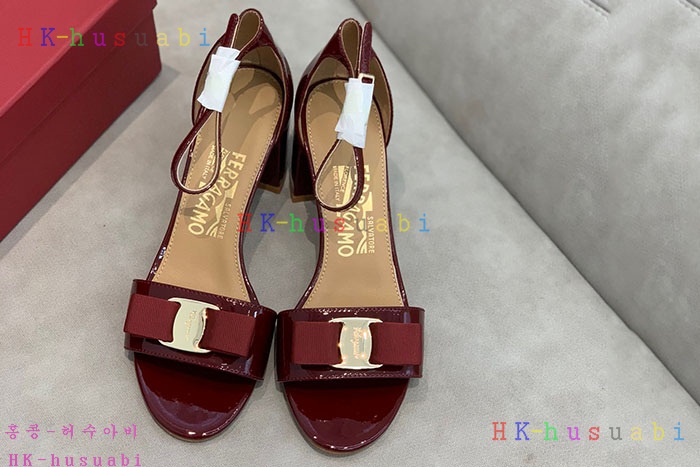 NEW 페라가모 샌들 신상 F 573303