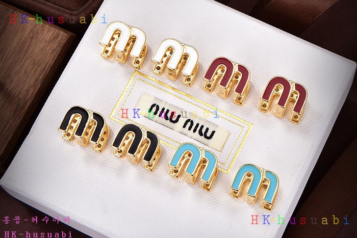 NEW 미우미우 귀걸이 신상 MU 527011